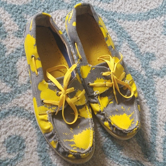 yellow sperrys